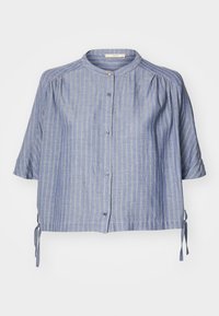 Blauw gestreept overhemd met korte mouwen met een ronde kraag, knopen aan de voorkant en strikjes aan de zijkanten. Gemaakt van lichte stof met een zachte textuur.