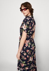 Vero Moda VMBUMPY SS CALF  - Abito a camicia - navy