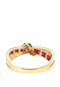 Anello d'oro con una fascia liscia e pietre preziose rettangolari rosa lungo l'interno e una pietra nera rotonda sulla parte superiore.