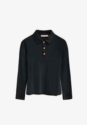 Schwarzes Langarm-Polohemd mit Kragen, vier goldenen Knöpfen und einem dezenten Logoakzent am Ärmel, aus weichem Stoff gefertigt.