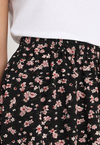 Vero Moda Gonna a campana - black