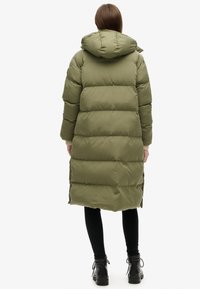 Superdry & Co Abrigo de invierno - khaki