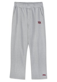 Lysegrå sweatpants med elastisk talje, sidelommer og små mørkerøde logoer på øvre lår og nær kanten.