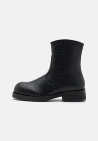 Koi Footwear - FATELESS MENS STACKED - Klassikalised poolsaapad - black Väikepilt 1