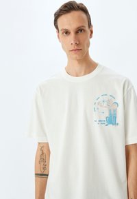 Koton Camiseta estampada - white