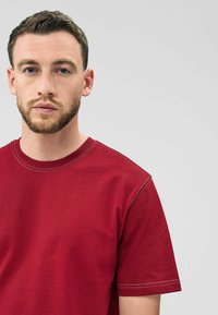 Next T-SHIRT. - Tricou basic - burgundy red contrast stitch