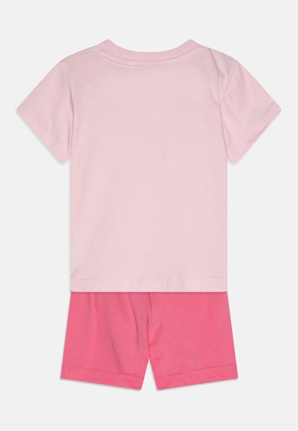 ESSENTIALS INFANT UNISEX SET - Sports shorts3