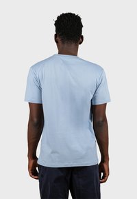 Trendsplant ESSENTIAL  - Jednoduché tričko - light blue