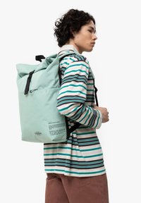 Eastpak UP ROLL - Zaino - storm frost