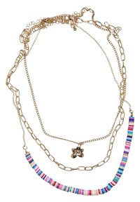 Guldtonad halsband med flera länkade kedjor. Har en blommig berlock och en flerfärgad pärlsträng i rosa, blått och lila.