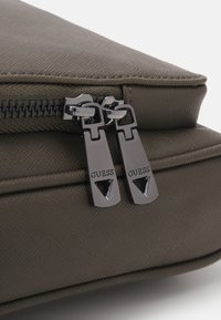 Guess MILANO - Borsa a tracolla - military green