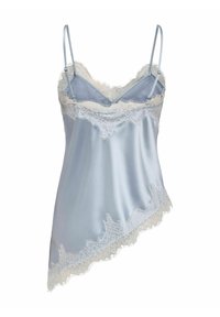 Robe nuisette en satin bleu clair avec bretelles spaghetti ajustables, bordure en dentelle blanche au col et ourlet asymétrique.