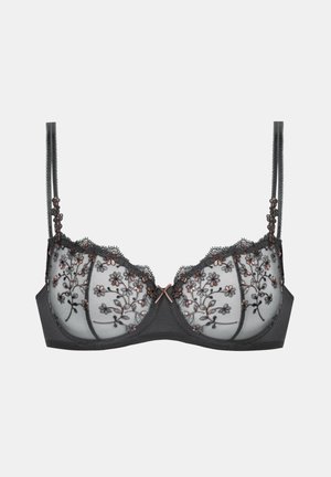 Zwarte kanten bh met bloemenn borduursel in gedempt roze, voorzien van verstelbare bandjes en een klein strikje in het midden. Semi-transparante cups.