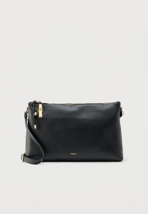 Furla, DEBBY SHOULDER BAG SOFT - Чанта за носене през рамо - nero