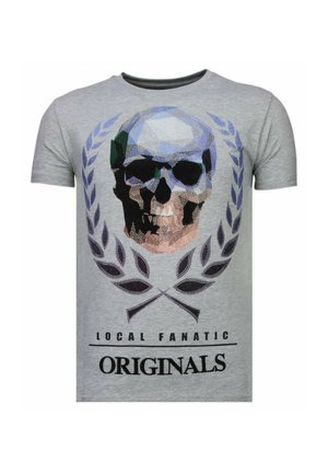 Grijs T-shirt met korte mouwen met een geometrisch schedelontwerp omlijst door laurierbladeren en de tekst "LOCAL FANATIC ORIGINALS" eronder.