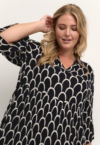 Kaffe Curve KCKERRY AMI - Dnevna haljina - black and white graphic print