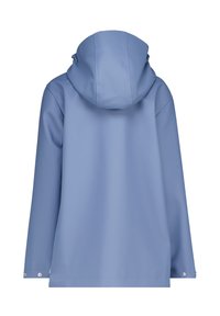 Giacca da pioggia azzurro chiaro con cappuccio, realizzata in materiale liscio e resistente all'acqua. Presenta maniche lunghe e bottoni a pressione sull'orlo.