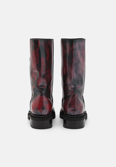 ECKHAUS LATTA STACKED BOOT UNISEX - Boots - dark green/red elektra