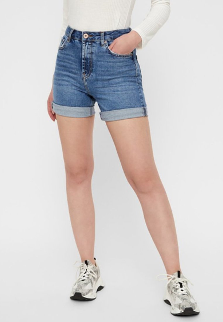 Pieces Denim shorts - medium blue denim 