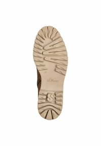 Suola di scarpa in gomma beige con un design di battistrada a motivo; presenta il nome del marchio "s.Oliver" e la taglia "37" impressi sulla superficie.