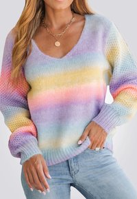 Suéter de punto multicolor con escote en V, gradiente en tonos pastel de púrpura, amarillo y rosa, con puños y dobladillo acanalados, tejido texturizado.