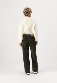 Vero Moda Petite VMTESSA PANTS - Hlače - forest night