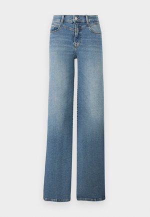 Šviesiai mėlynos plačios džinsinės kelnės su priekinėmis kišenėmis, sagos užsegimu ir išblukusia faktūra nuo liemens iki apačios.