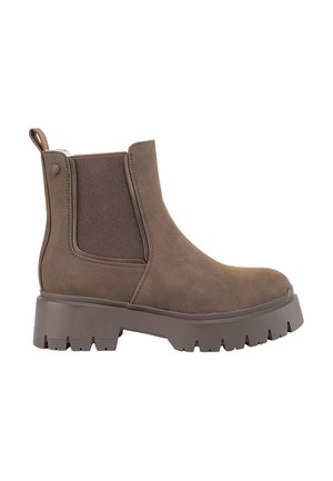 Brauner Wildleder Chelsea-Stiefel mit dicker Profilsohle, elastischen Seitenpaneelen, Zuglasche an der Ferse und rundem Zehenbereich.