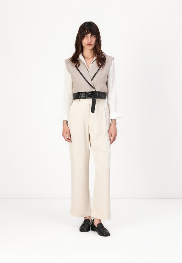 SCARLET BERIA - Waistcoat - fallen rock3