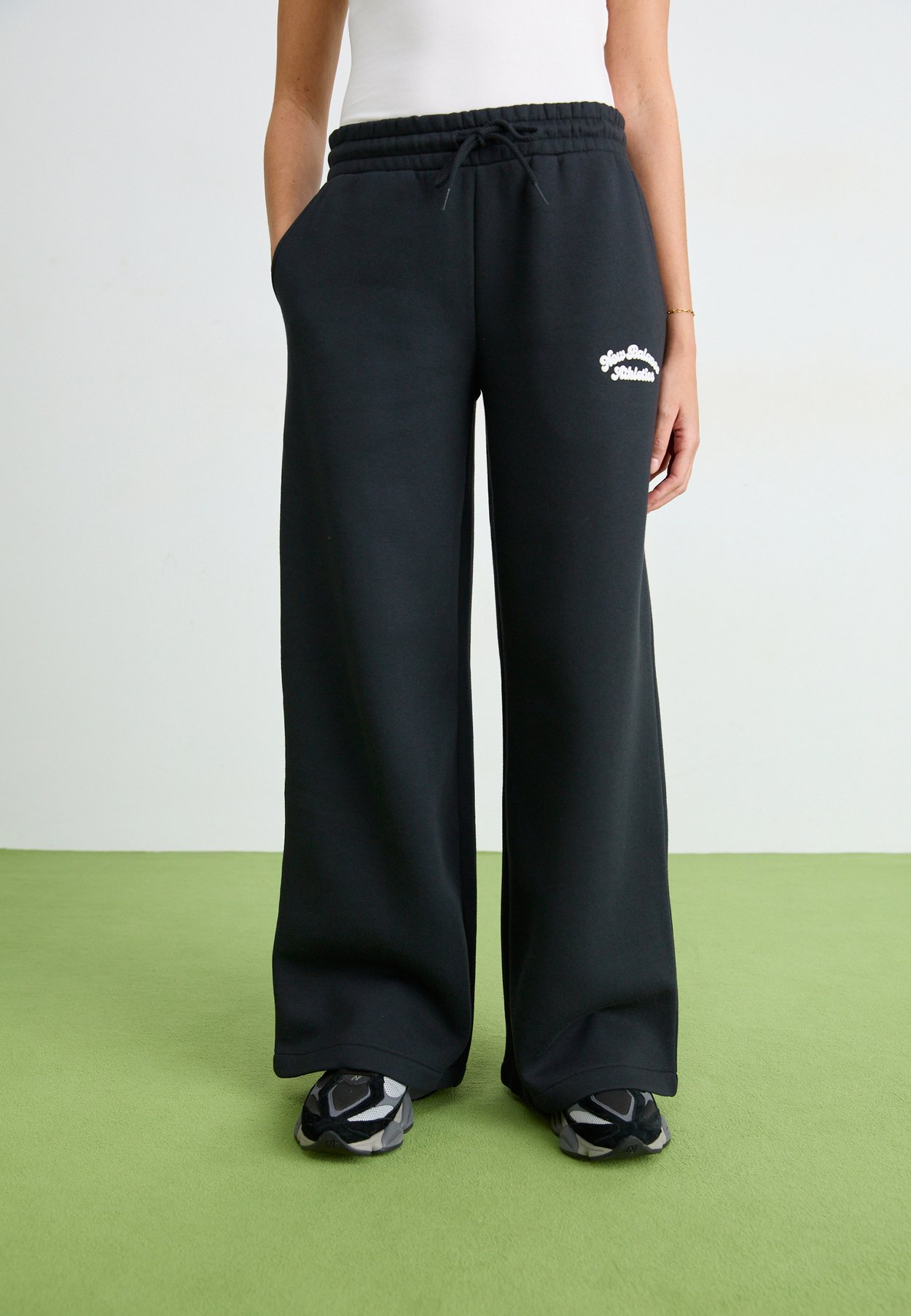 LINEAR HERITAGE WIDE LEG 