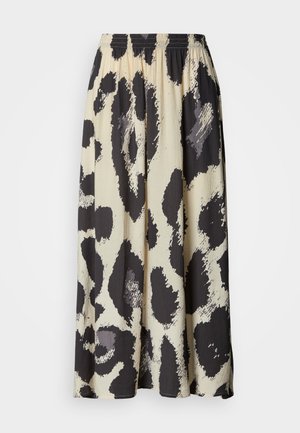 Una falda midi con base color crema y un estampado abstracto grande de leopardo en negro y gris. Cintura elástica, diseño fluido y tela texturizada.