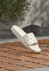 Δεν επιλέχθηκε, open white