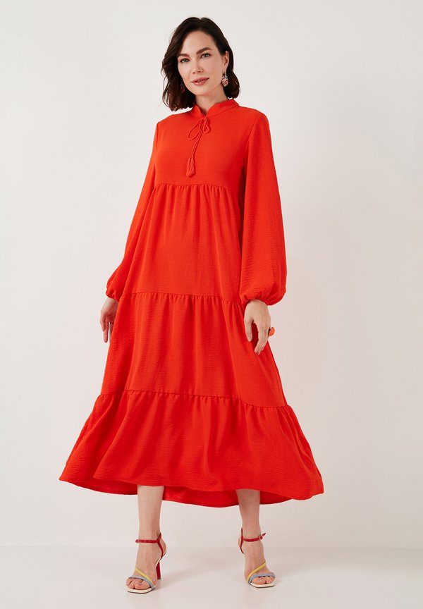 REGULAR FIT - Maxikleid - orange