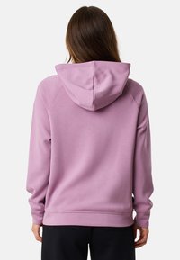 Felpa viola chiaro con una texture morbida e liscia, dotata di cappuccio con cordoncino e polsini a costine. La vista posteriore mostra maniche raglan e una vestibilità rilassata.