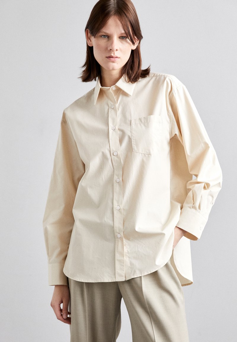 Filippa K - SAMMY  - Skjorte - light beige, Forstørre