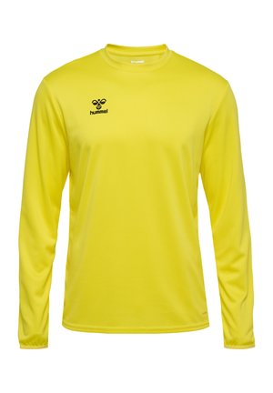 Langærmet gul sports skjorte lavet af åndbart stof; har en rund halsudskæring og hvid "hummel" logo på øverste venstre side.