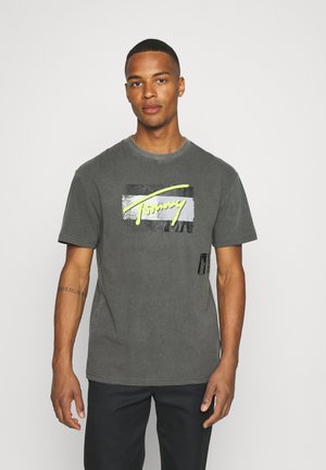 FADED FLAG SCRIPT TEE UNISEX - T-shirt med print - black