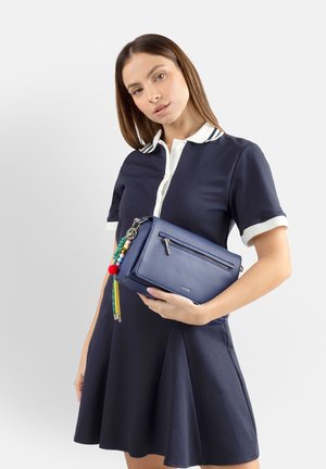 Miriade, PATTINA COCONUT. - Bolso de mano - blu