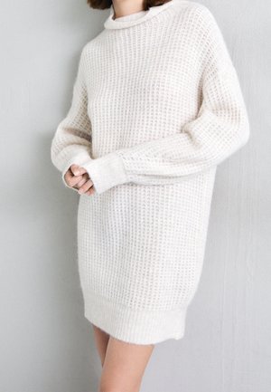 Pletené šaty - off-white