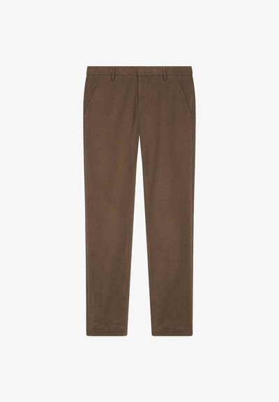 Pantalons marron ajustés en tissu lisse, dotés de deux poches latérales, d'une coupe droite et sans motifs ni accents visibles.