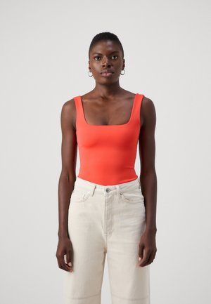 Good American MODERN TANK BODY - Débardeur - red