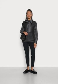 Esprit Collection COATED - T-shirt básica - black