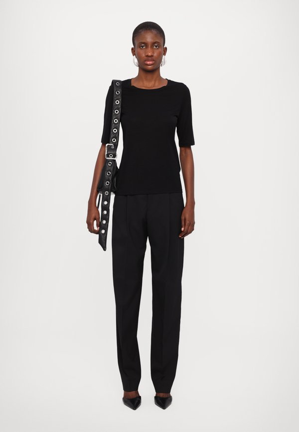 ELENA TEE - Basic T-shirt4