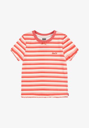 T-shirt a righe in tonalità di corallo e bianco sporco, con texture a coste, maniche corte, collo rotondo, e un piccolo logo ricamato sul davanti.
