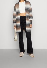 Kaffe Chaqueta de punto - brown