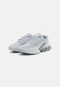 Nike Sportswear AIR MAX DN - Sportcipő - sky grey/pure platinum