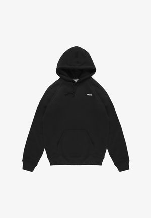 Czarna bawełniana bluza z kapturem z kieszenią typu kangurka, ze sznurkiem przy kapturze oraz białym logo na piersi. Posiada ściągacze przy mankietach i na dole dla lepszego dopasowania.