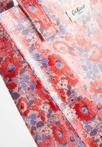 Cath Kidston SMALL - REGULAR FIT - Handtasche - pink ditsy floral