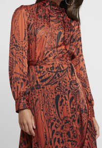 Topshop Petite Maxi šaty - red