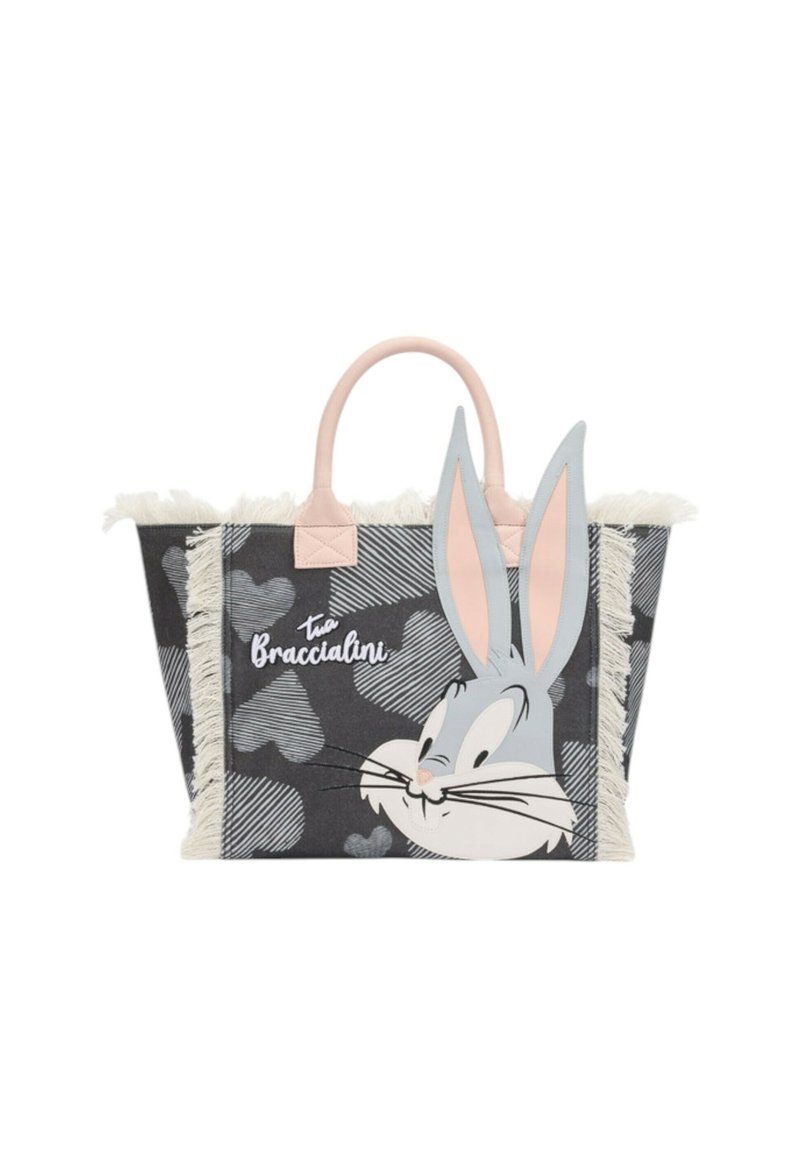 Borsa tote in tela con faccia di coniglio in stile cartoon, tonalità grigie, manici rosa e dettagli con frange lungo il bordo superiore. Nome del marchio visibile.